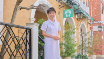 自分や家族の健康を守れる「足のひと」を増やしたい。30万人の足を診た専門家・鈴木きよみ先生の「足相診断」を体験